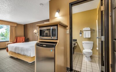 Seven Oaks Hotel Regina, SureStay Collection by Best Western