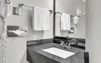 Seven Oaks Hotel Regina, SureStay Collection by Best Western