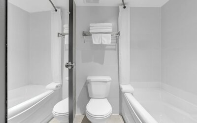 Seven Oaks Hotel Regina, SureStay Collection by Best Western