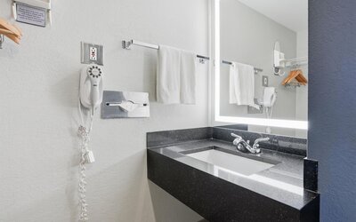 Seven Oaks Hotel Regina, SureStay Collection by Best Western