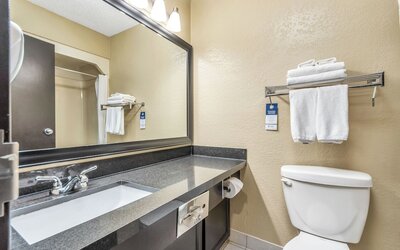 Seven Oaks Hotel Regina, SureStay Collection by Best Western