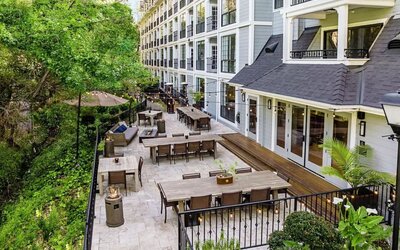 Beautiful outdoor terrace at The Inn At Saratoga, Tapestry Collection By Hilton.
