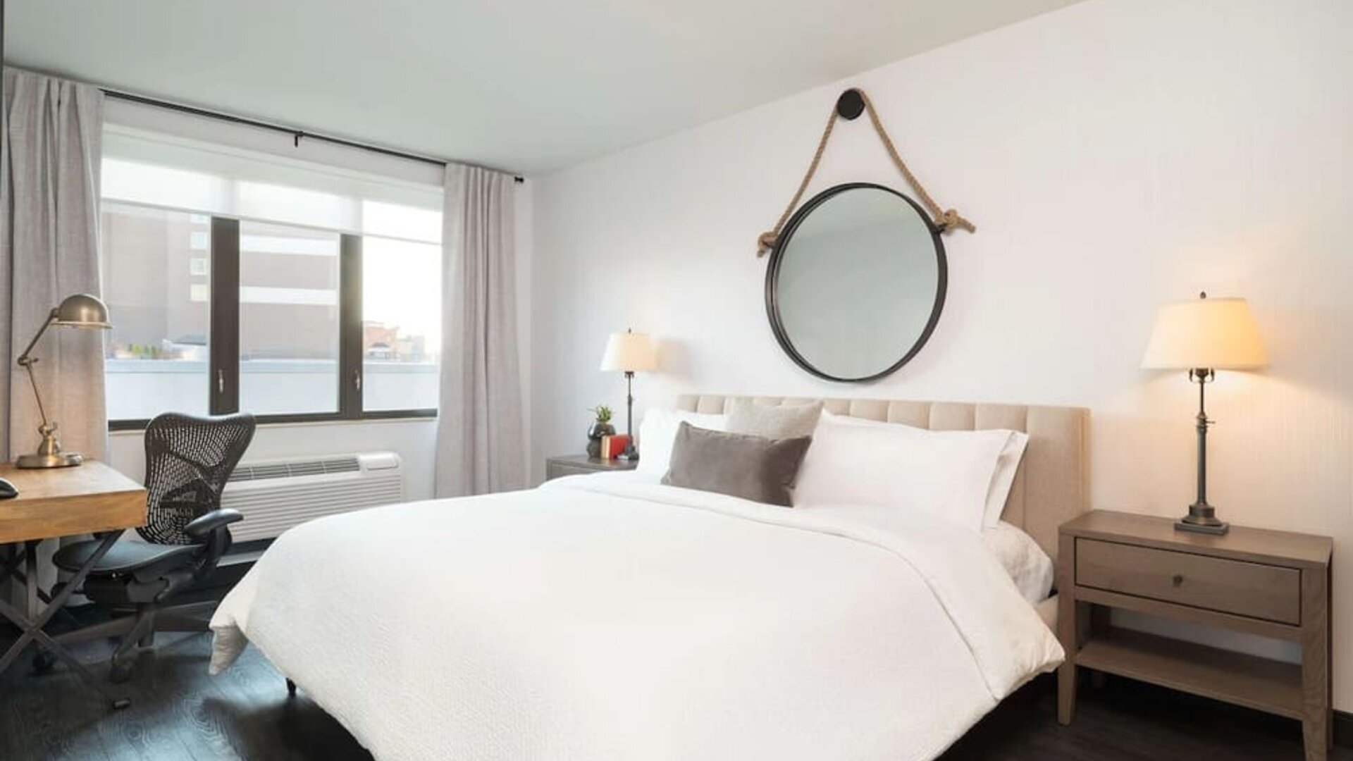 Spacious day room with business desk at Hilton Garden Inn New York/Tribeca.