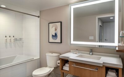 Delta Hotels by Marriott Saskatoon Downtown