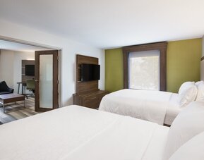 Holiday Inn Express & Suites Saskatoon Centre by IHG