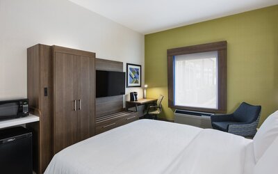 Holiday Inn Express & Suites Saskatoon Centre by IHG
