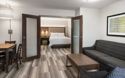 Holiday Inn Express & Suites Saskatoon Centre by IHG