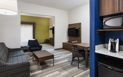 Holiday Inn Express & Suites Saskatoon Centre by IHG