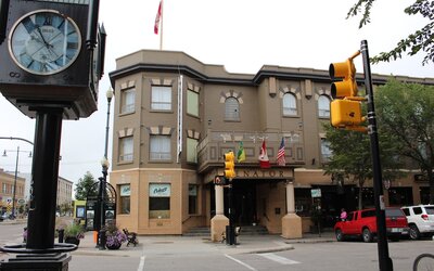 Hotel Senator