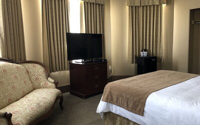 Hotel Senator