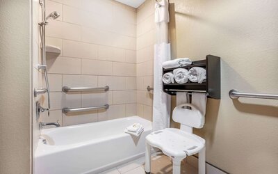 La Quinta Inn & Suites by Wyndham Meridian / Boise West