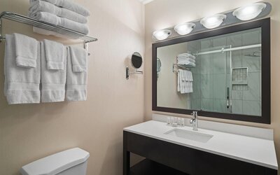 Ramada by Wyndham Saskatoon
