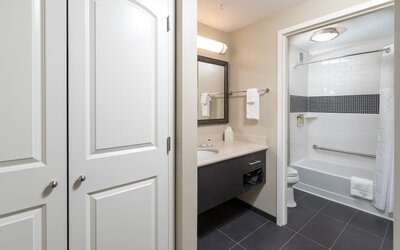 Staybridge Suites Saskatoon - University by IHG