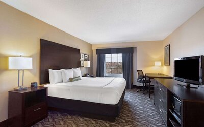 La Quinta Inn & Suites by Wyndham Springfield MA
