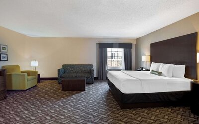 La Quinta Inn & Suites by Wyndham Springfield MA