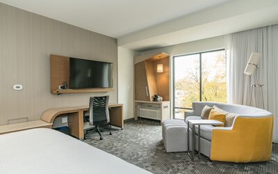Courtyard by Marriott West Springfield