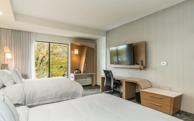 Courtyard by Marriott West Springfield