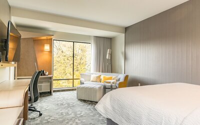Courtyard by Marriott West Springfield