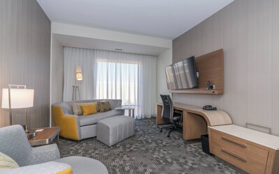 Courtyard by Marriott West Springfield