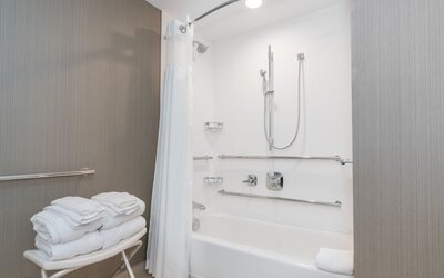 Courtyard by Marriott West Springfield