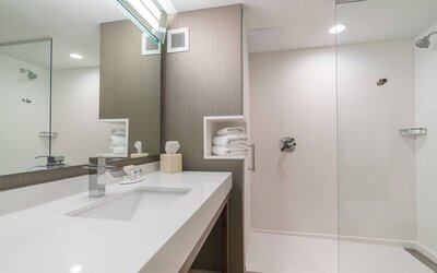 Courtyard by Marriott West Springfield