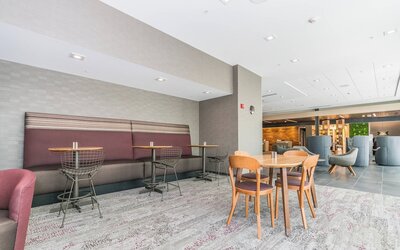 Courtyard by Marriott West Springfield