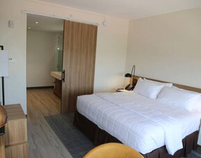 Day use room amenities at Wyndham Garden North Bergen Near Secaucus.