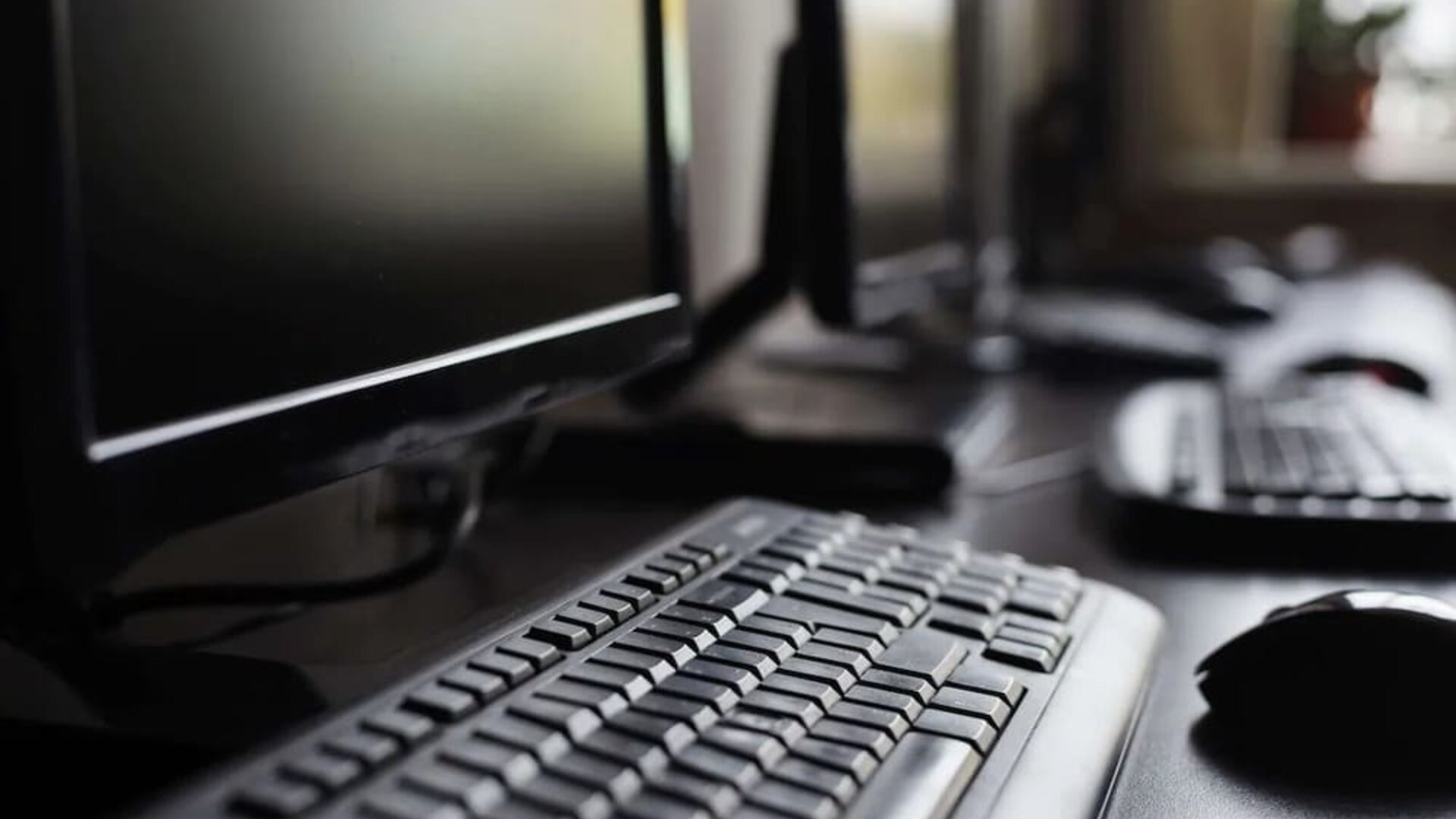 Beusiness center available at Embassy Suites By Hilton Arcadia Pasadena Area.