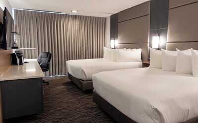 Carriage House Hotel & Conference Centre