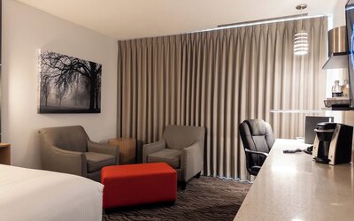 Carriage House Hotel & Conference Centre