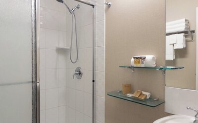 Carriage House Hotel & Conference Centre