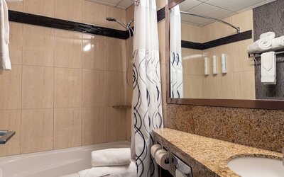 Carriage House Hotel & Conference Centre