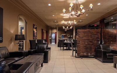 Carriage House Hotel & Conference Centre