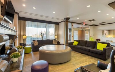 Best Western Plus Village Park Inn