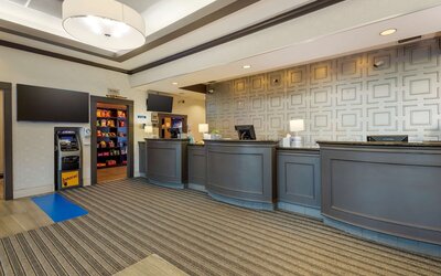 Best Western Plus Village Park Inn