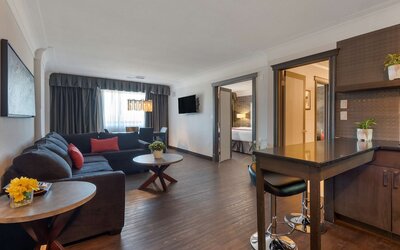 Best Western Plus Village Park Inn