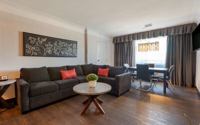 Best Western Plus Village Park Inn