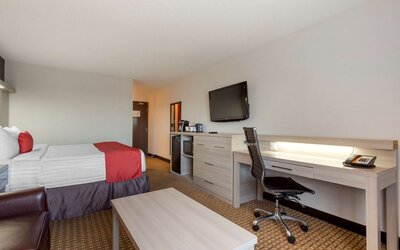 Best Western Plus Village Park Inn