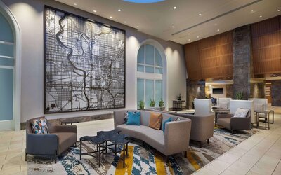 Hilton Indianapolis Hotel & Suites