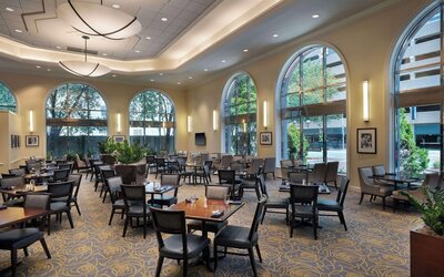 Hilton Indianapolis Hotel & Suites