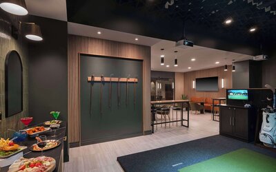 Hilton Indianapolis Hotel & Suites