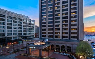 Hilton Indianapolis Hotel & Suites