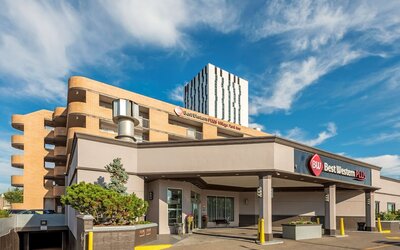 Best Western Plus Village Park Inn