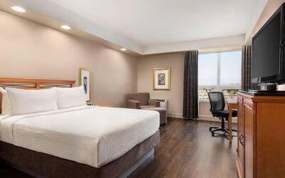 Grand Hotel & Conference Centre Calgary Airport, an Ascend Collection Hotel