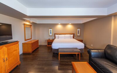 Grand Hotel & Conference Centre Calgary Airport, an Ascend Collection Hotel