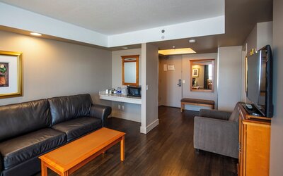Grand Hotel & Conference Centre Calgary Airport, an Ascend Collection Hotel