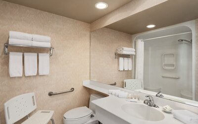 Grand Hotel & Conference Centre Calgary Airport, an Ascend Collection Hotel