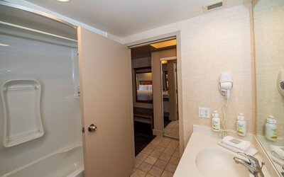 Grand Hotel & Conference Centre Calgary Airport, an Ascend Collection Hotel