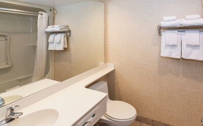 Grand Hotel & Conference Centre Calgary Airport, an Ascend Collection Hotel