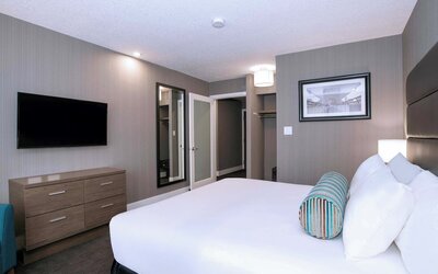 Sandman Signature Calgary Downtown Hotel